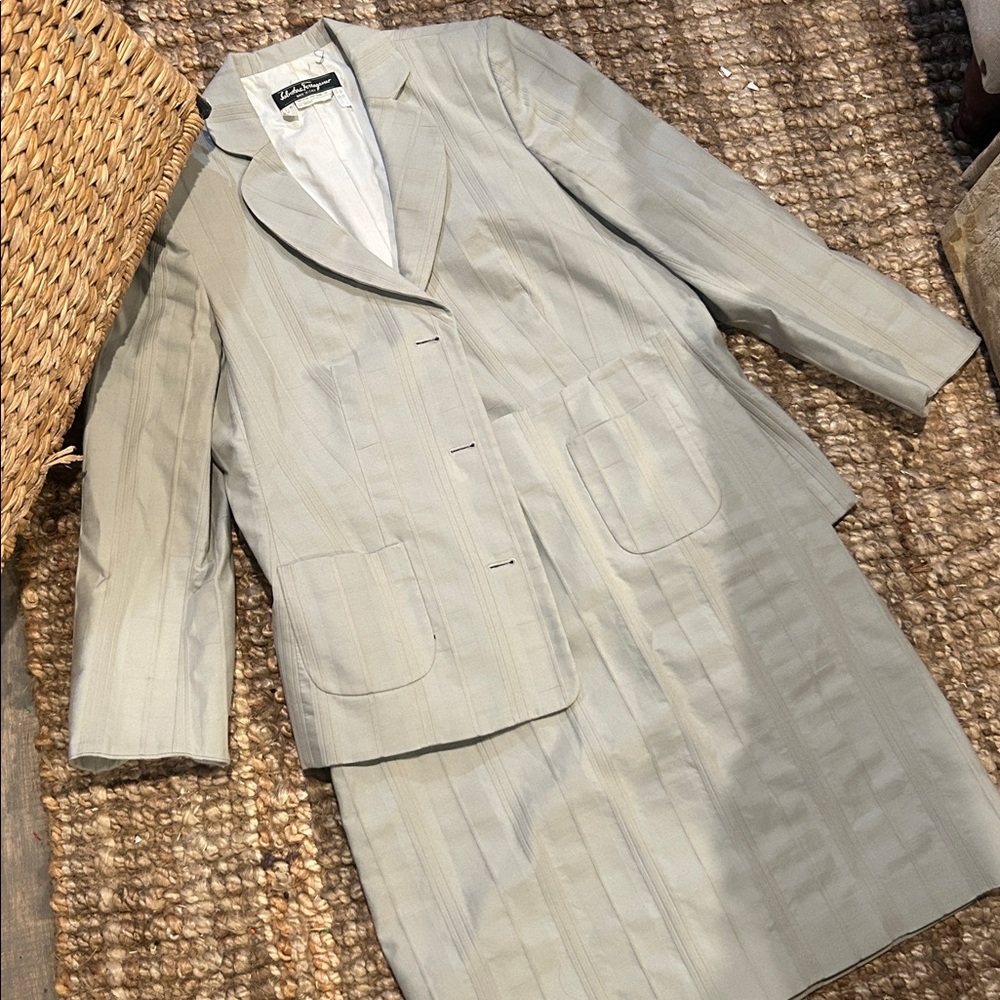 Salvatore Ferragamo 100% Cotton Cream Blazer Jacket Skirt Set Size 10/12